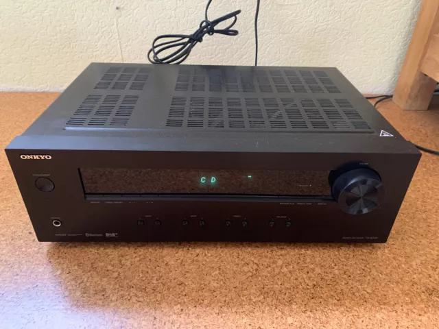 Onkyo Stereo Receiver TX-8220