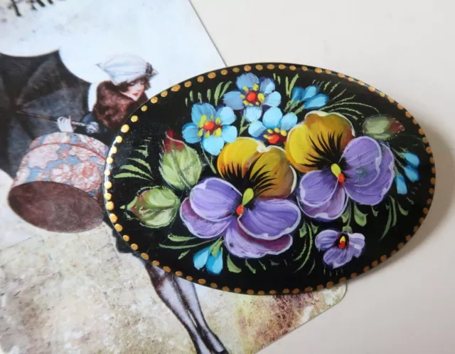 Vintage 6cm Wide Hand Painted Floral Wood Brooch- Pansy Design