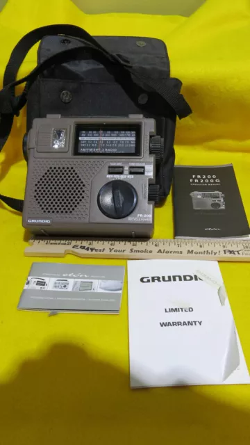 Grundig FR-200 AM/FM/Shortwave Emergency Dynamo-Crank  Radio