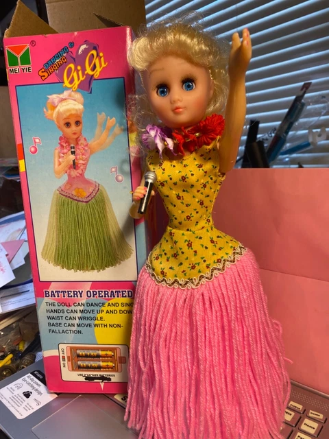 NIB Vintage 70’s Gi Gi Hawaiian Dancing Singing Hula Girl Hawaii Doll Lei