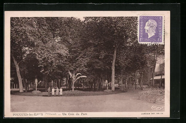 CPA Pougues-les-Eaux, un Coin du Parc
