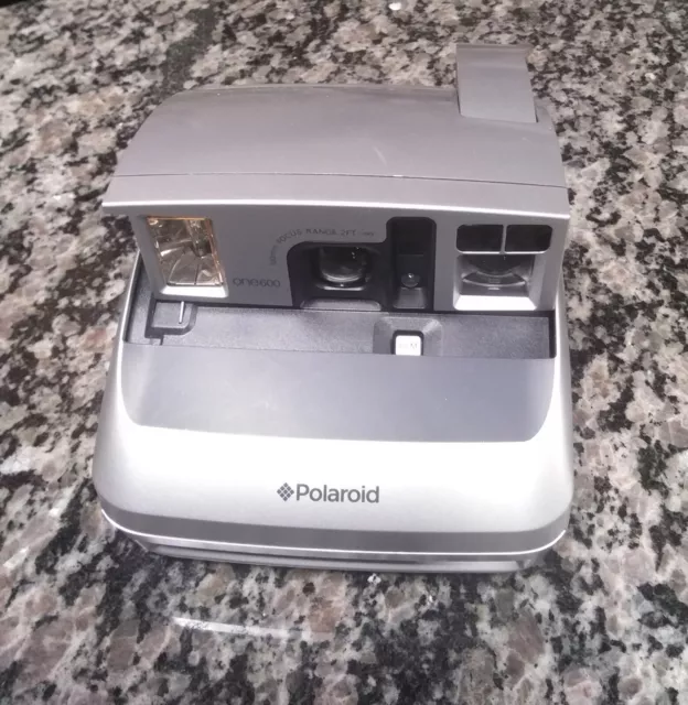 Silver Polaroid One 600 Instant Camera. Nice Condition.