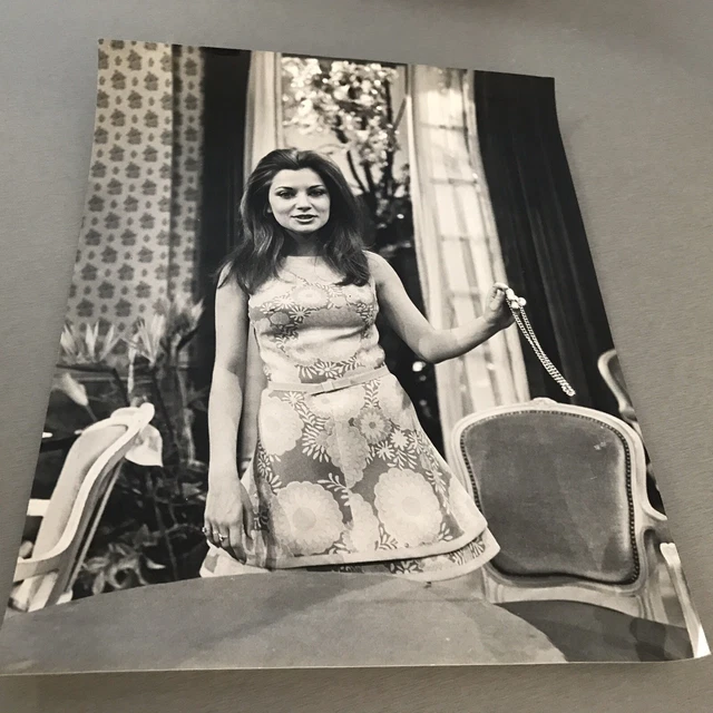 NICOLE COURCEL chez MISS DIOR en 1967 - Photo presse