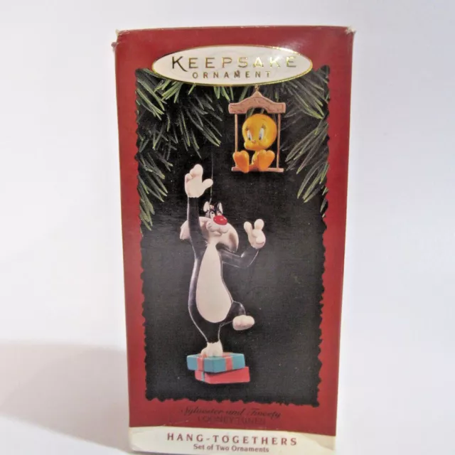 Hallmark Keepsake SYLVESTER AND TWEETY Looney Tunes Christmas Ornament 1995