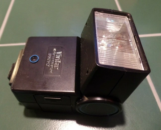Vivitar Auto Thyristor Camera Flash 550FD Shoe Mount