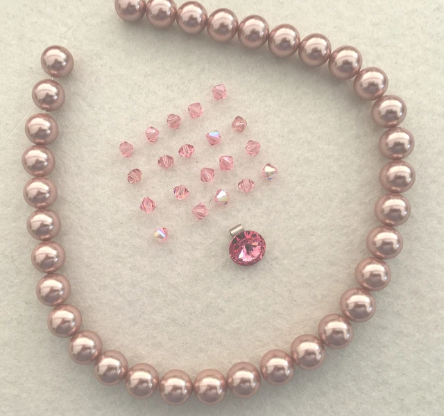 Neu-Muschelkernperlen + Swarovski-Kristalle+ Swarovski-Anhänger - Hobbyauflösung