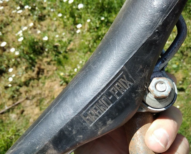 Selle Vélo Grand Prix Vintage – Made In France – Pour Pièces Ou Restauration
