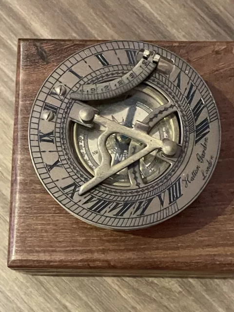 Maritime Compass sun dial in Wooden Box - Brass Detail Desk Top Display Desk