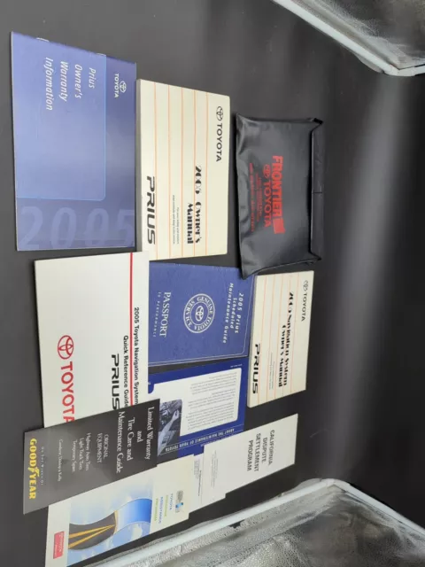 2005 Toyota Prius Owners Operator Manuals Navigation Book Reference Guide OEM