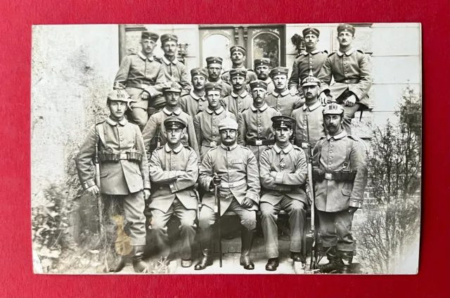 Militär Foto AK 1. WK 1915 Gruppenbild feldgraue Soldaten des Regiment  ( 136112