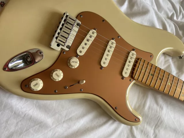 Guitare Fender Stratocaster USA - Deluxe 50th anniversary edition - Honey Blonde