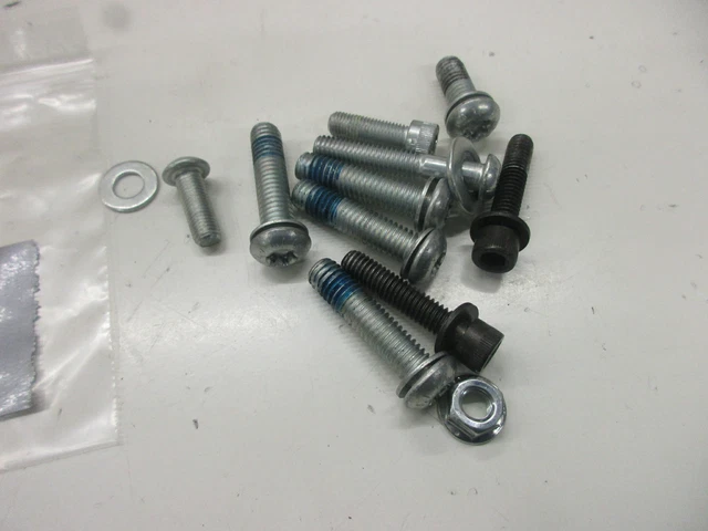 Jeu De 4 Vis à Fixation Par Bride Pour Roulement UCF208-25 - Boulons 1-9/16" - Marque SpinCo Bearing