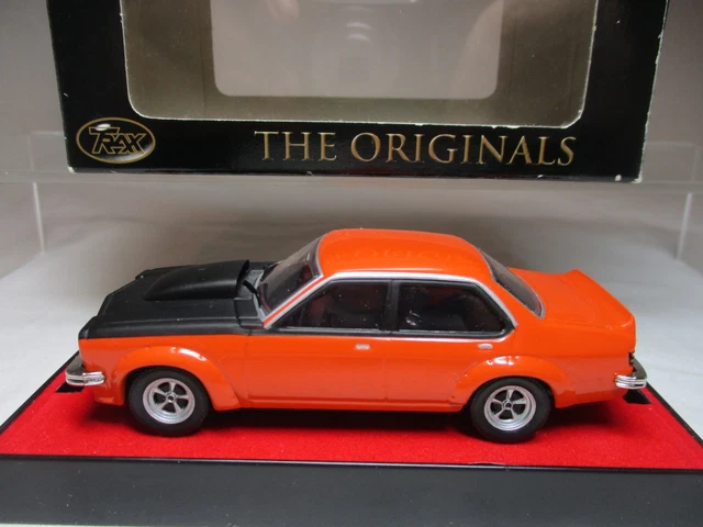 Trax 1/43 - Holden HQ One Tonner Cab Plombier ACME 1971