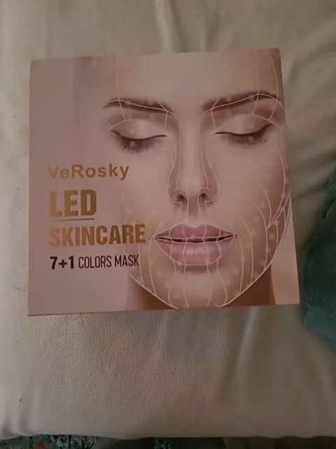 VeRosky Led Face Mask Light Therapy - 7+1 Color Mask