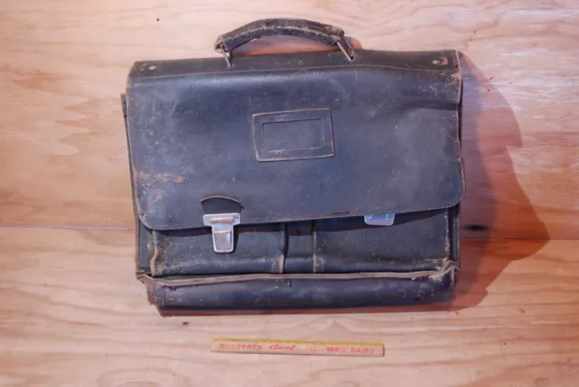 ANCIEN CARTABLE EN CUIR / 1960'S / manque un fermoir / VINTAGE