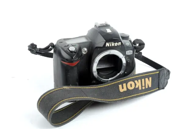 Nikon D70 Black 2-in LCD Handheld 6.1MP Digital SLR Camera Body Only For Parts