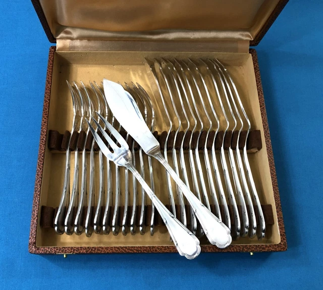 12 couteaux a poisson en métal argenté ercuis saint hilaire modèle vieux paris