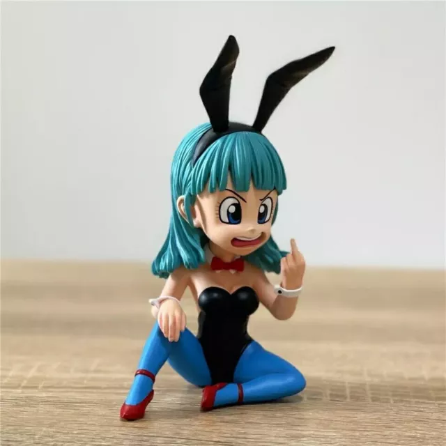 Bulma en Costume de Lapin Faisant un Doigt d'Honneur DRAGON BALL Manga Sexy Goku 2