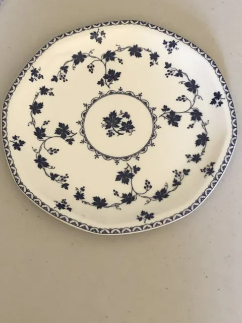 Vtg 1989 Royal Doulton Fine China “ Hartford “ Salad Plate 8” Blue/White Ls 1085