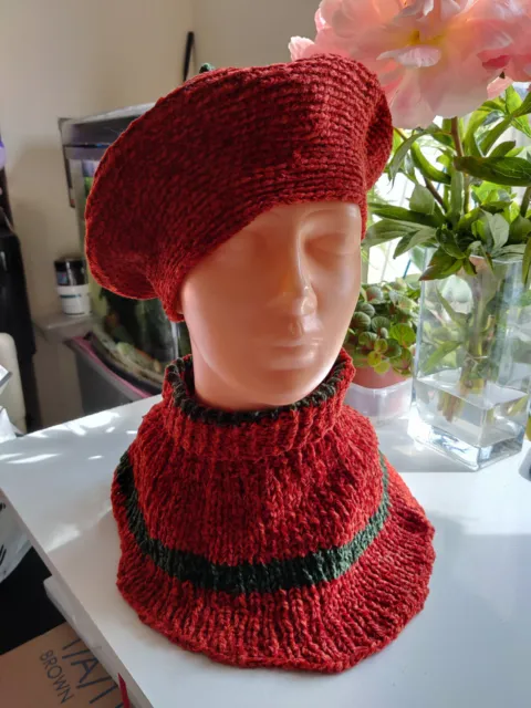 Cappello berretto lavorato a maglia + sciarpa da snood gratuita bambini 10+ anni fatta a mano nuovissima