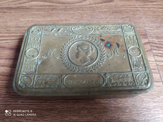 Rare Antique Queen Mary christmas 1914 trench art brass box (WWI).