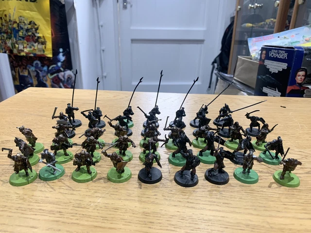 Lot De 23 Figurines En Métal Le Seigneur Des Anneaux – Games Workshop – Occasion