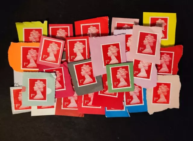 100 x 1ST FIRST CLASS UNFRANKED RED STAMPS ON COLOURED PAPER , HIGH QUALITY