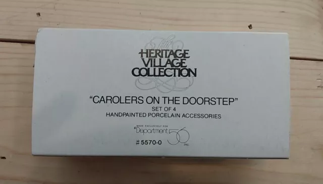 Dept 56 – Carolers on the Doorstep - #5570-0 Heritage Village NEW