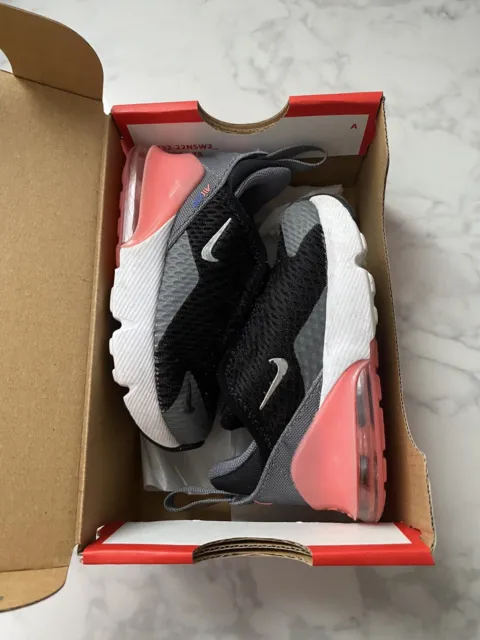 nike toddler shoes Size 5c Air max 270s