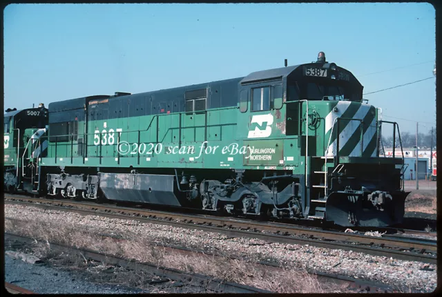 BN Burlington Northern U30C Peoria Illinois Original Kodachrome Slide