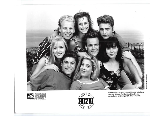 B Green T Thiessen L Perry G Carteris M Espinoza  "Beverly Hills 90210" TV Still