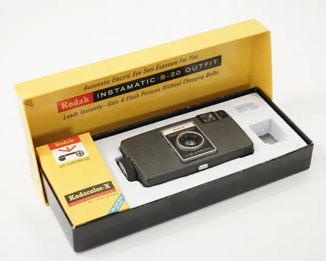 Kodak INSTAMATIC S-20, Avec Boîte Et Vide Film Paquet / 219814