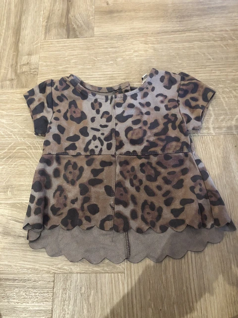 Top in pelle scamosciata singhiozzata con stampa leopardata bambina River Island 6-9 mesi