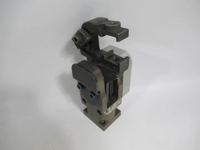 PHD GRM2TF-2-8500 Pneumatic Gripper Clamp 32mm Bore 225Lb Grip ! WOW !