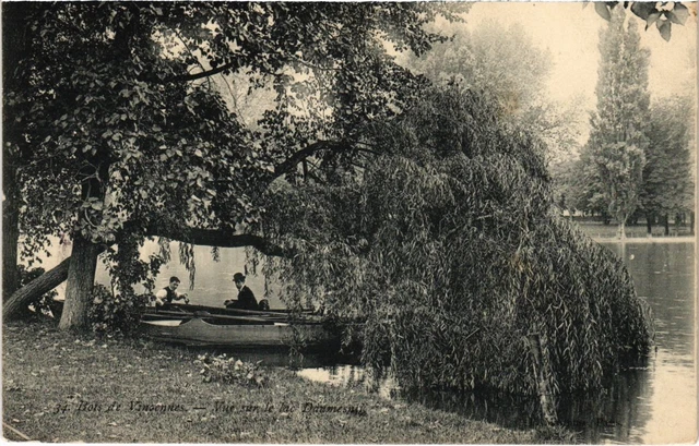 CPA Vincennes vue sur le Lac Daumesnil (1347437)