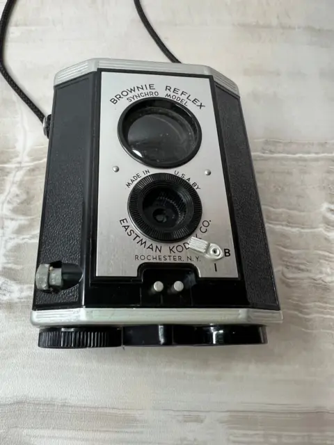 Vintage Brownie Reflex Synchro Model Camera USA 1940 Discontinued in May 1952