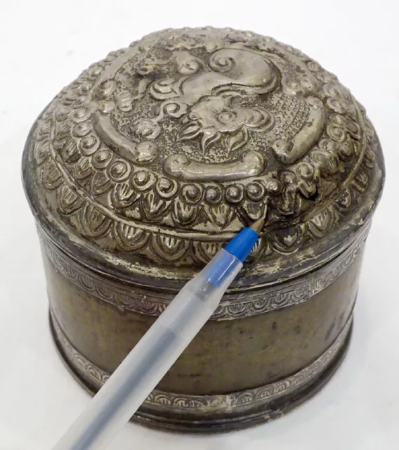 1800's Antique BURMESE Hammered REPOUSSE SILVER Burma BETEL NUT Box Canister 6