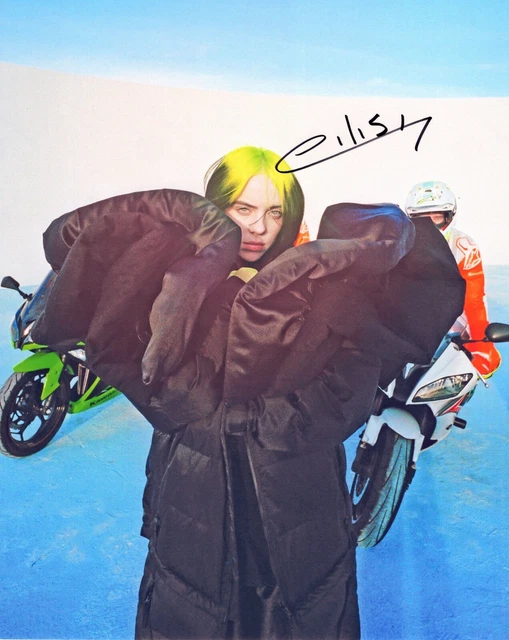 A fantastic 10x8 Autographed Photo of Billie Eilish & CoA