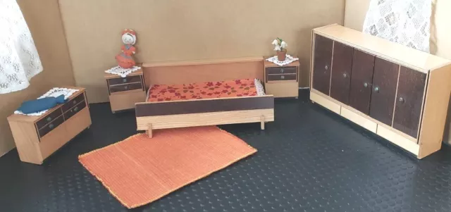 Rülke Schlafzimmer Holz Puppenstube Puppenhaus  Möbel 1:12 Bett Deko Teppich