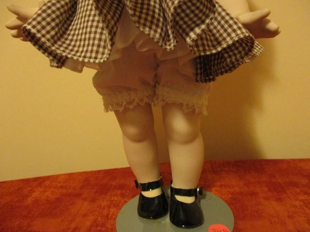 VINTAGE 1980 Marjorie Spangler Doll #123, Porcelain, Painted Face COLLECTIBLE 7