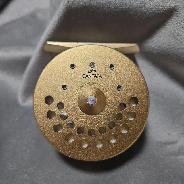 UFM　ウエダ　CANTATA2200　フライリール 　ケース付 UFM ウエダ CANTATA2200 フライリール ケース付 □◇ UFM UEDA CANTATA