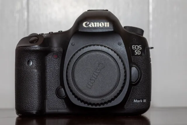 Canon EOS 5D Mark III Digital SLR Camera - Black (Body Only)