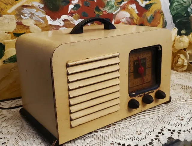 Vintage PHILCO 40-120 Wooden Case  Tabletop Tube Radio WORKS ART DECO