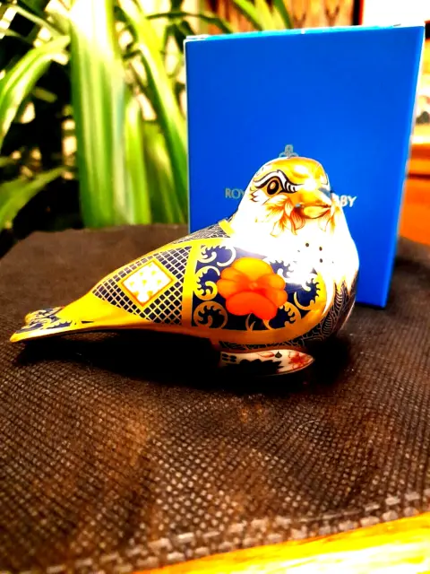 Royal Crown Derby Old Imari Sgb Goldfinch Gold Stopper P/Wt Rrp £230 Mint/ Box