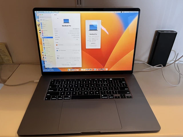 Apple MacBook Pro 16" (512GB SSD, Intel Core i7 9ª generazione, 2,60 GHz, 16GB)