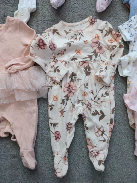 Massive bundle baby girls 0-3 months clothes sleepwear bedtime sleepsuits & vest 4