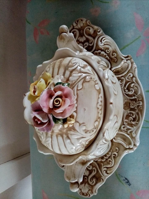 ANCIENNE COUPE EN porcelaine de Capodimonte Manufacture royale EUR 158 ANCIENNE COUPE EN porcelaine de Capodimonte Manufacture royale EUR 158