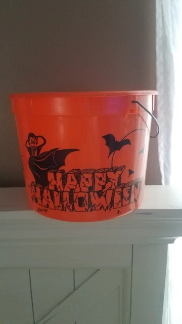 Vtg shamrock Halloween Candy Pail Bucket Metal Handle Dracula Franknstein Mummy