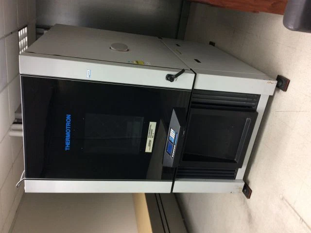 Thermotron SE-1000-15-15 Environmental Chamber Thermotron SE-1000-15-15 Environmental Chamber