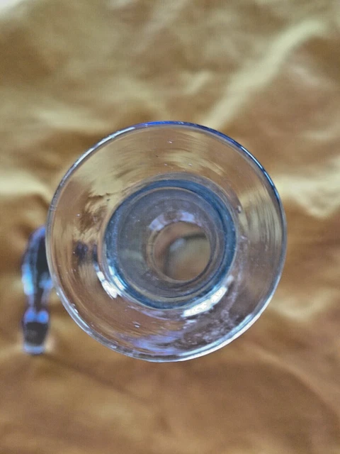 ancienne carafe en verre bleu avec son bouchon 3